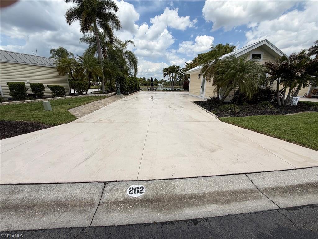 RIVERBEND MOTORCOACH RESORT - Land