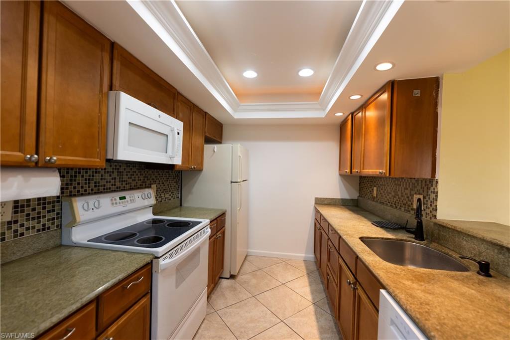 LAKEWOOD - Residential Lease