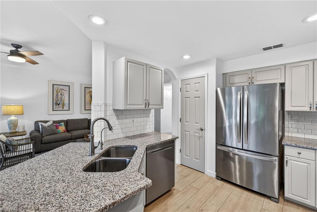 HARBOR LANDING - Residential