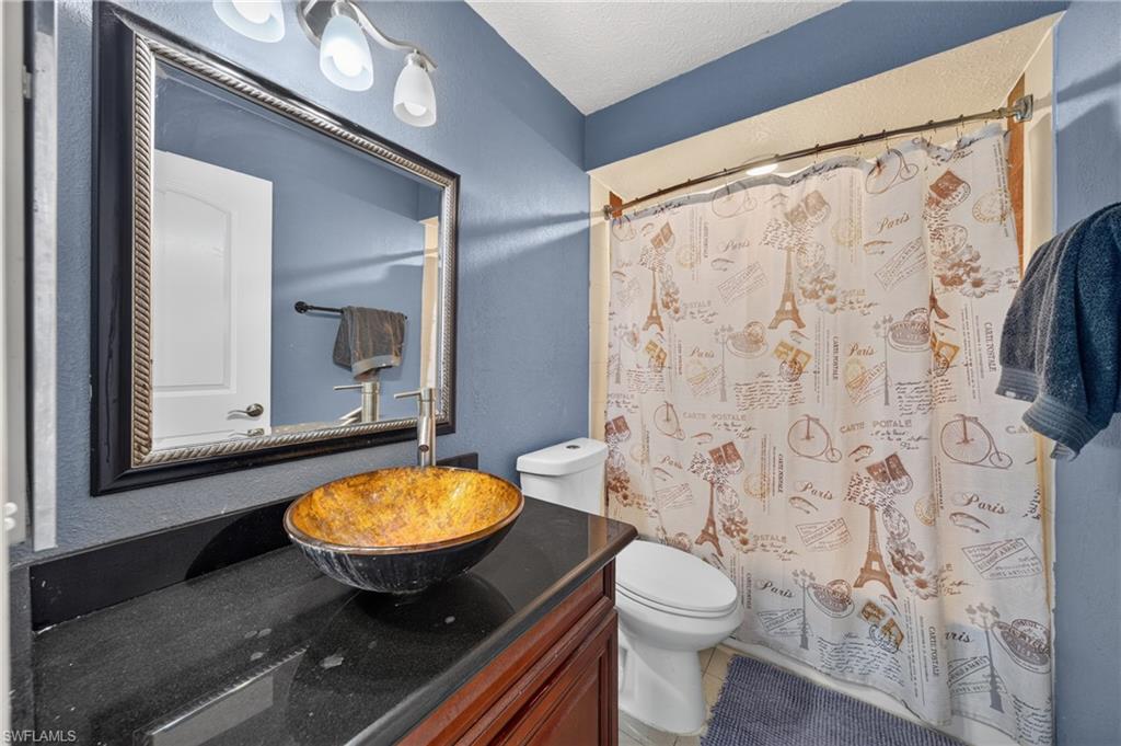 SUNWARD CONDO - Residential