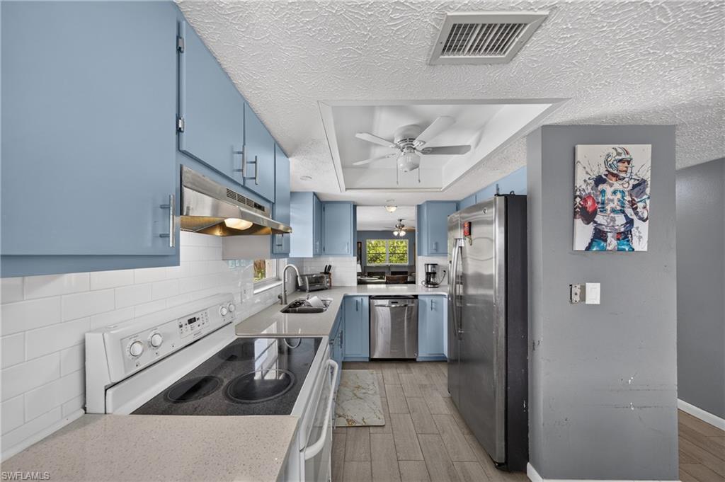 SUNWARD CONDO - Residential