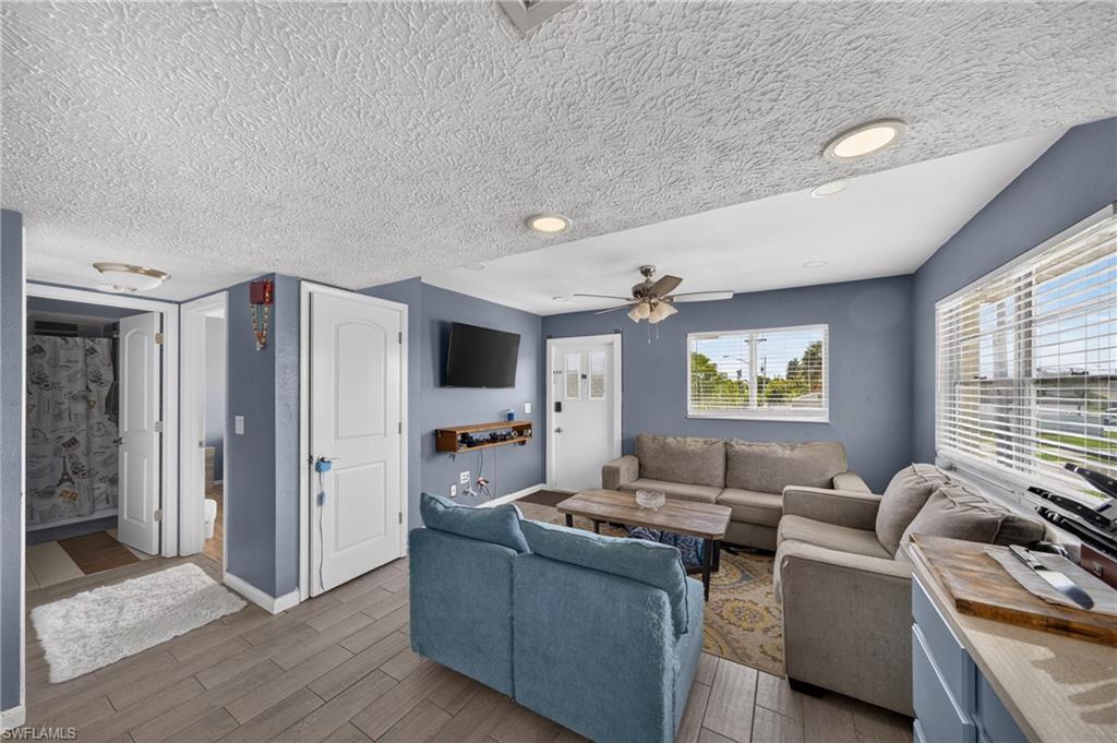 SUNWARD CONDO - Residential