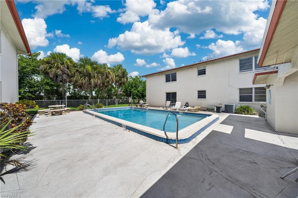 SUNWARD CONDO - Residential