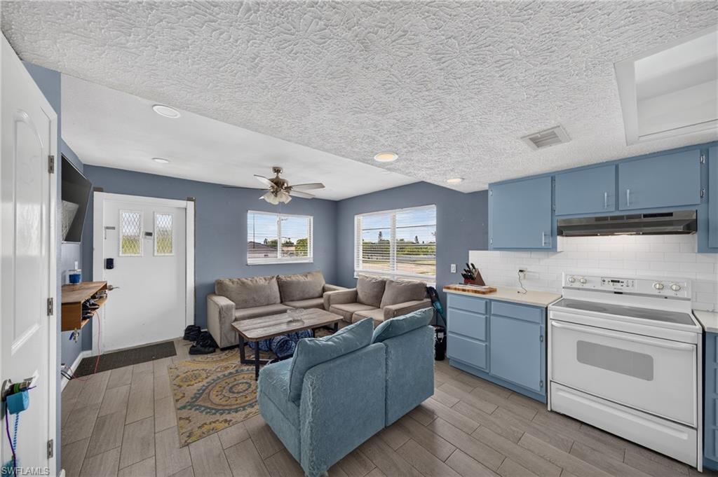 SUNWARD CONDO - Residential