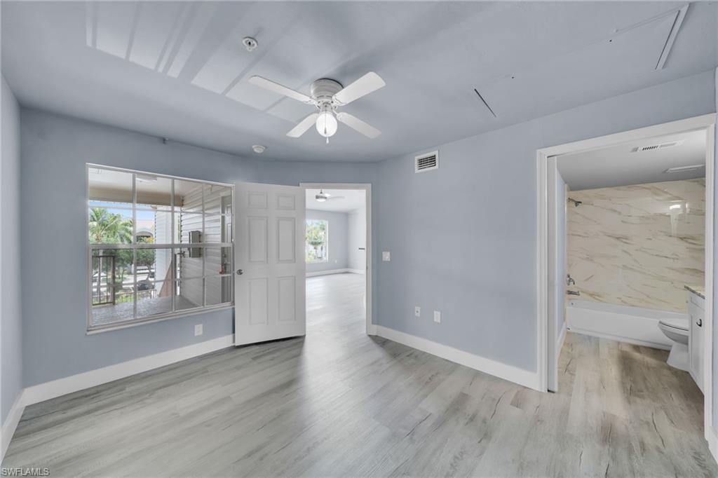 FOUR MILE COVE - Residential