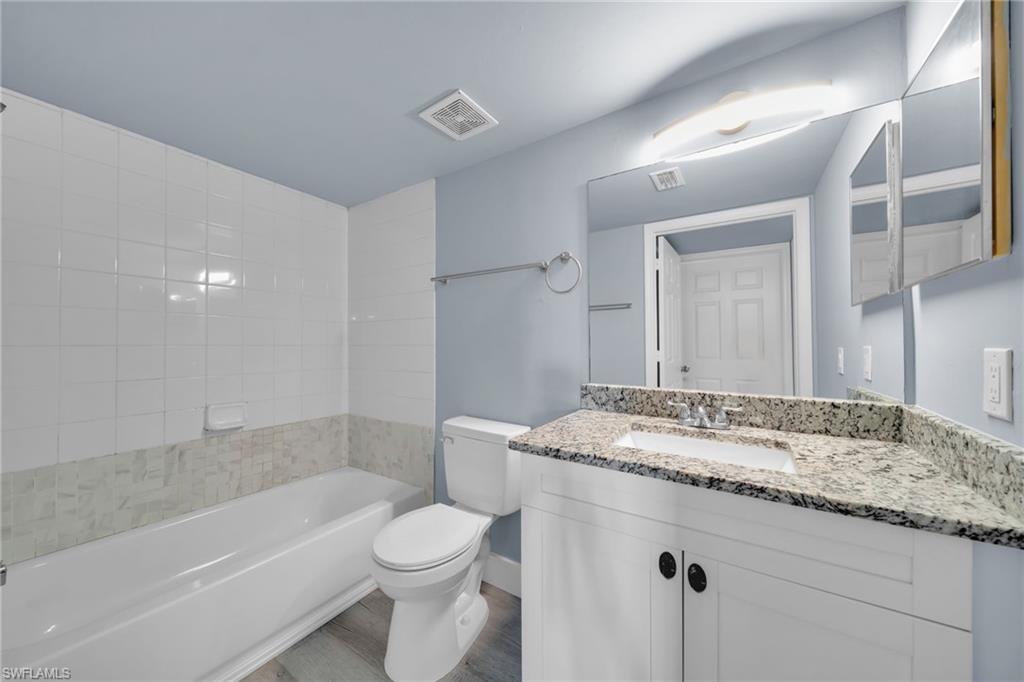 FOUR MILE COVE - Residential