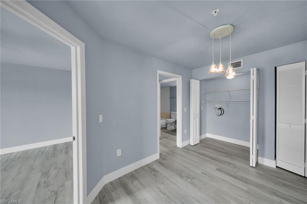 FOUR MILE COVE - Residential
