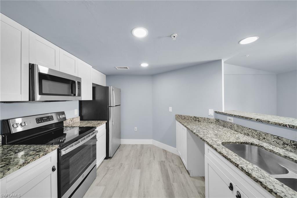 FOUR MILE COVE - Residential