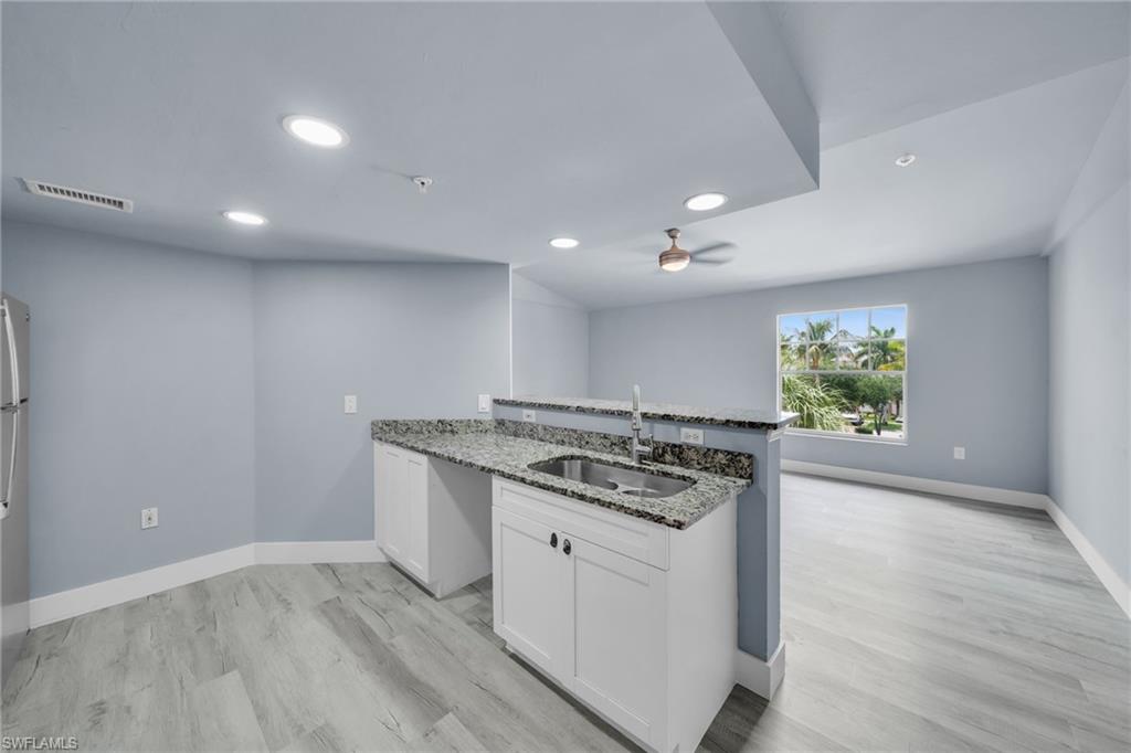 FOUR MILE COVE - Residential