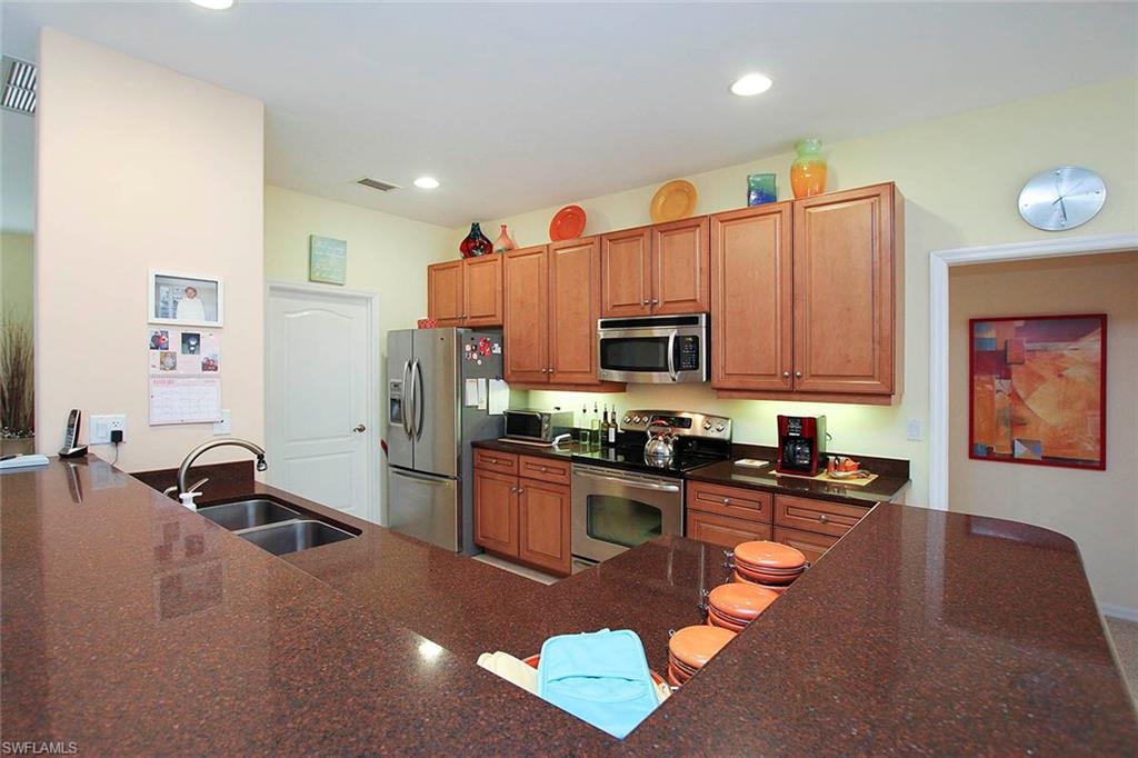 COLONIAL POINTE - Residential