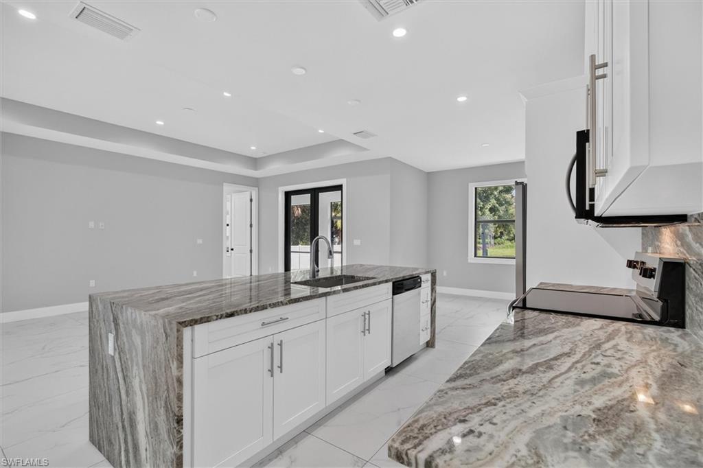 GOLDEN GATE ESTATES - Residential