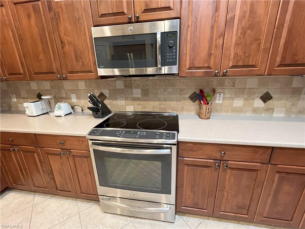 EMORY OAKS - Residential Lease