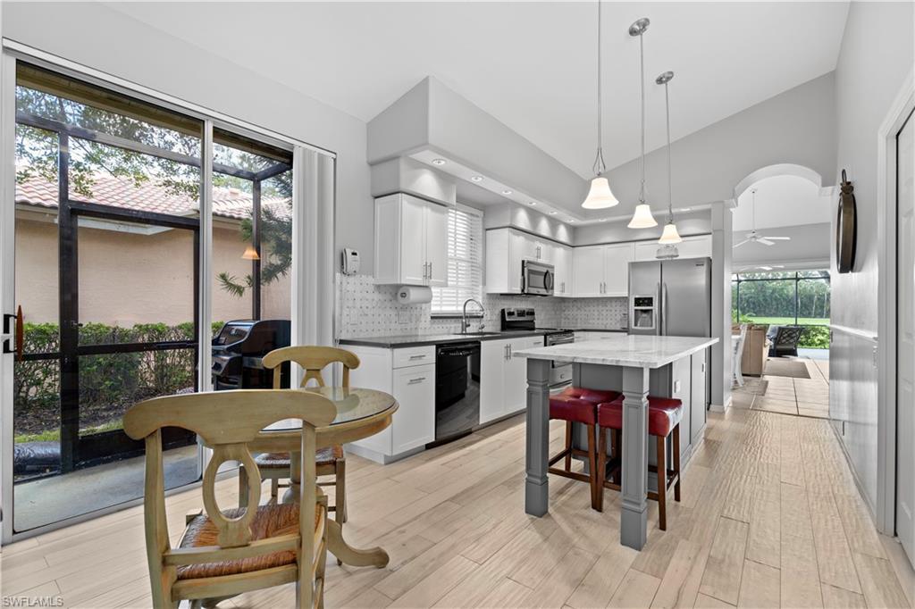 VILLAS - Residential Lease