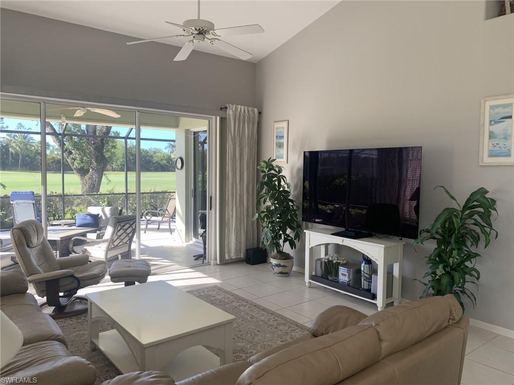 VILLAS - Residential Lease