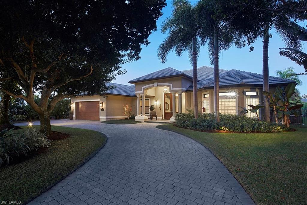 MOORINGS - Residential