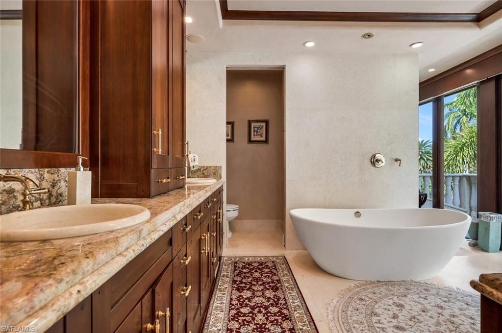 AQUALANE SHORES - Residential