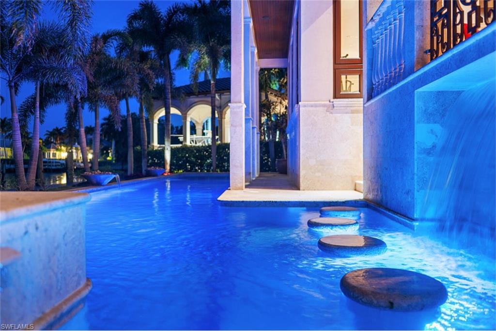 AQUALANE SHORES - Residential