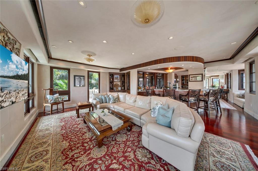 AQUALANE SHORES - Residential