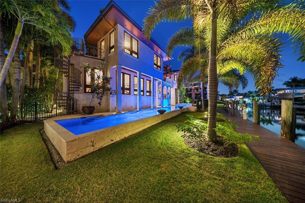 AQUALANE SHORES - Residential