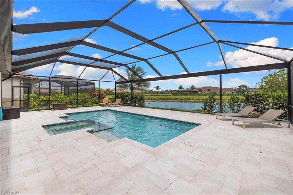 ESPLANADE LAKE CLUB - Residential