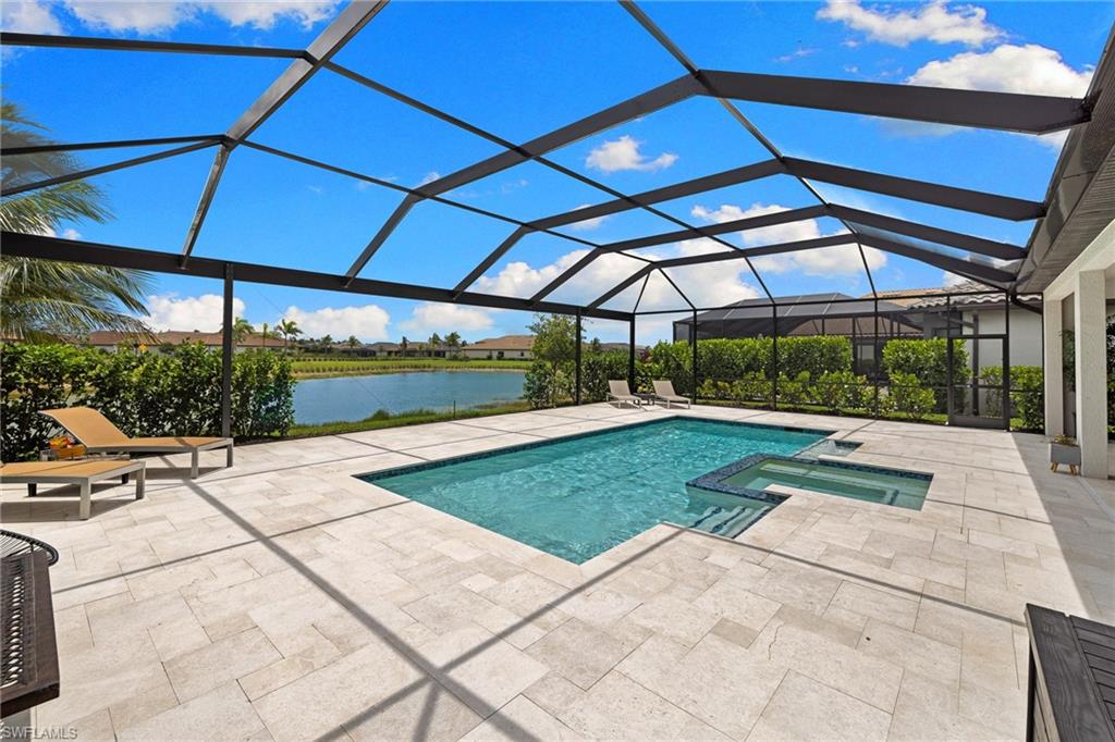 ESPLANADE LAKE CLUB - Residential