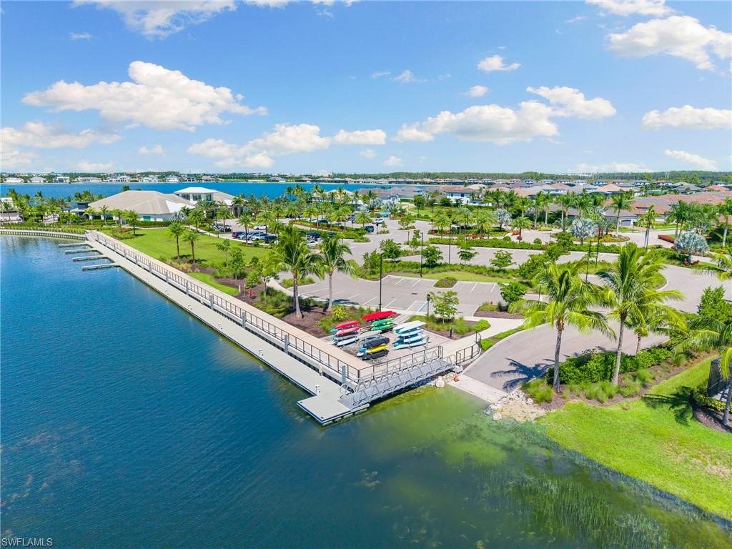 ESPLANADE LAKE CLUB - Residential