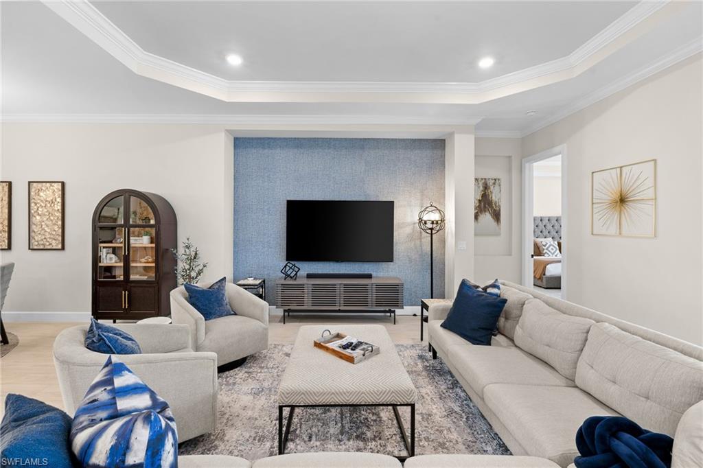 ESPLANADE LAKE CLUB - Residential