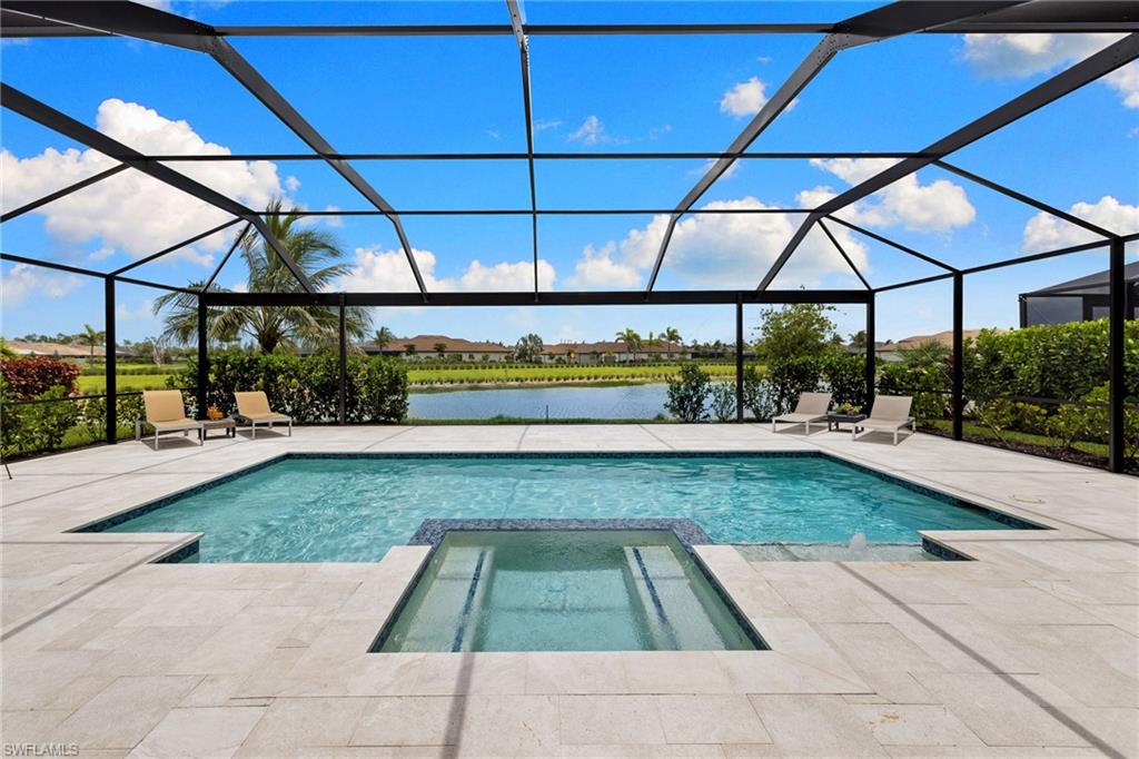 ESPLANADE LAKE CLUB - Residential