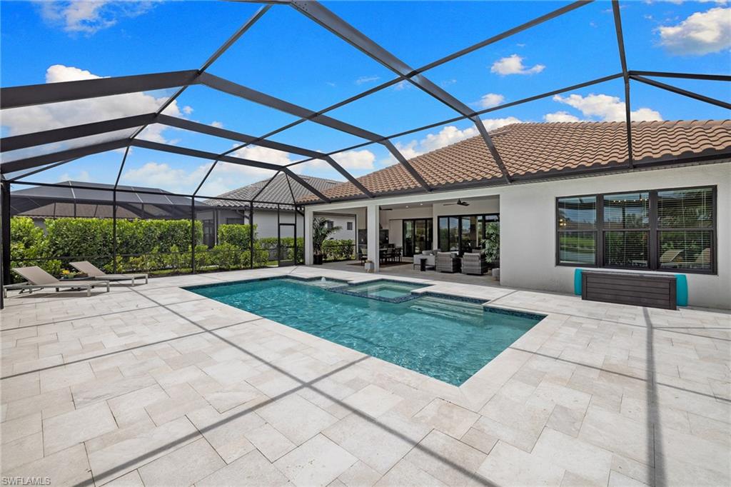ESPLANADE LAKE CLUB - Residential