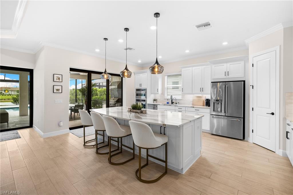 ESPLANADE LAKE CLUB - Residential