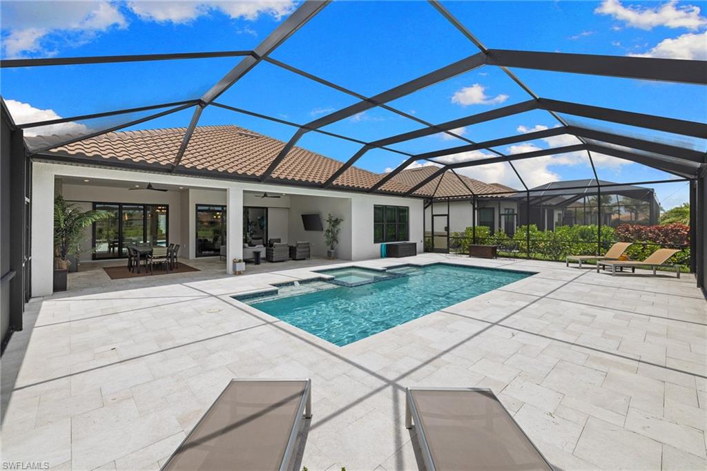 ESPLANADE LAKE CLUB - Residential