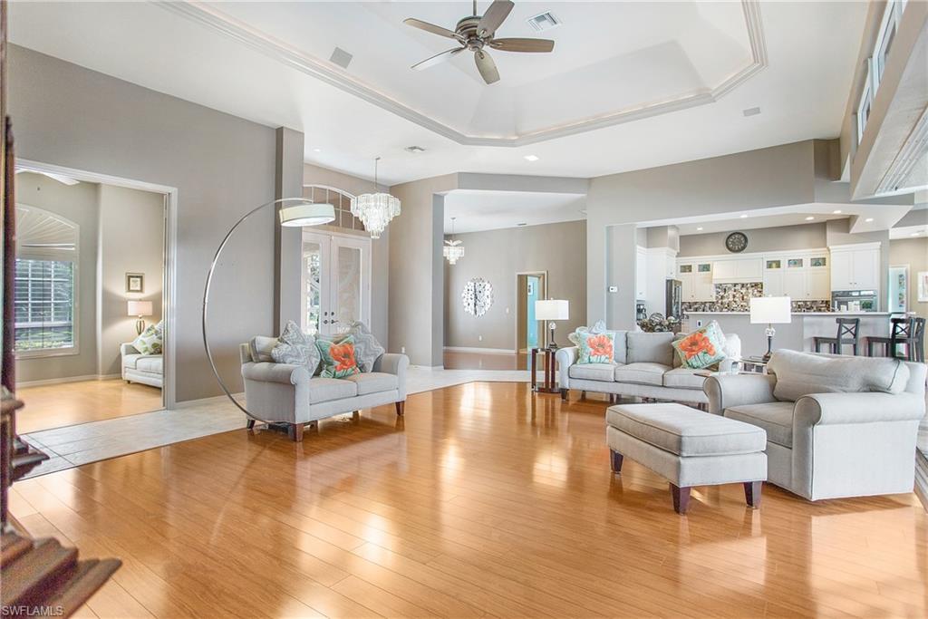 LONGSHORE LAKE - Residential