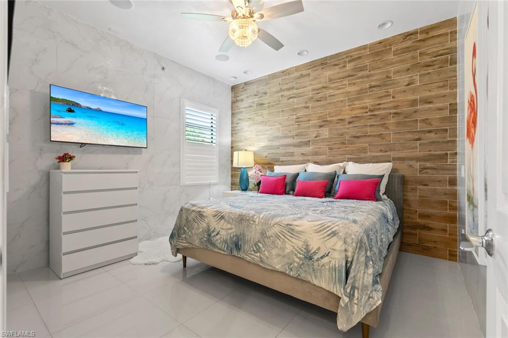 CORKSCREW SHORES - Residential