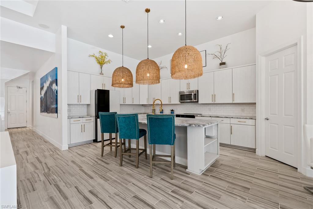 CORKSCREW SHORES - Residential