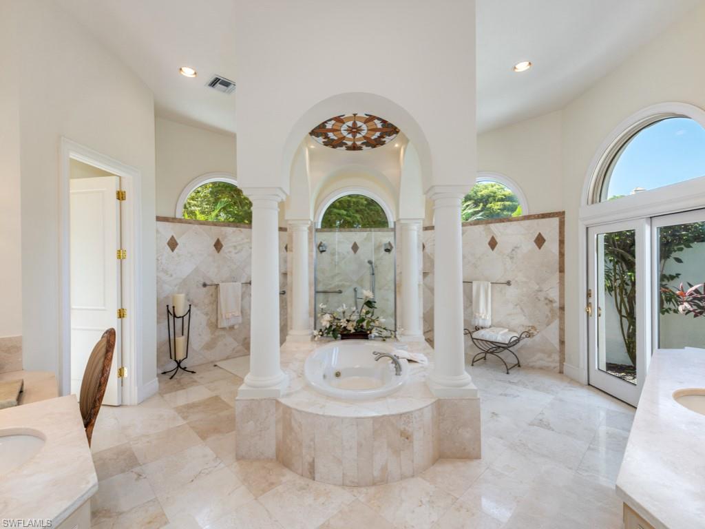 BAY WOODS - Residential