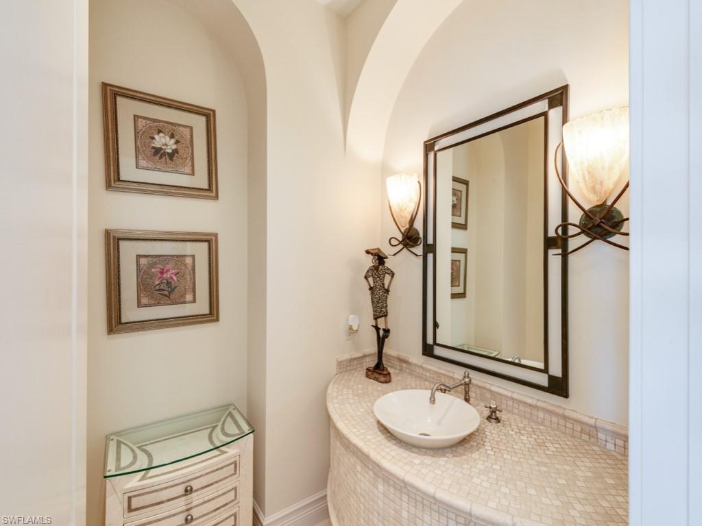 BAY WOODS - Residential