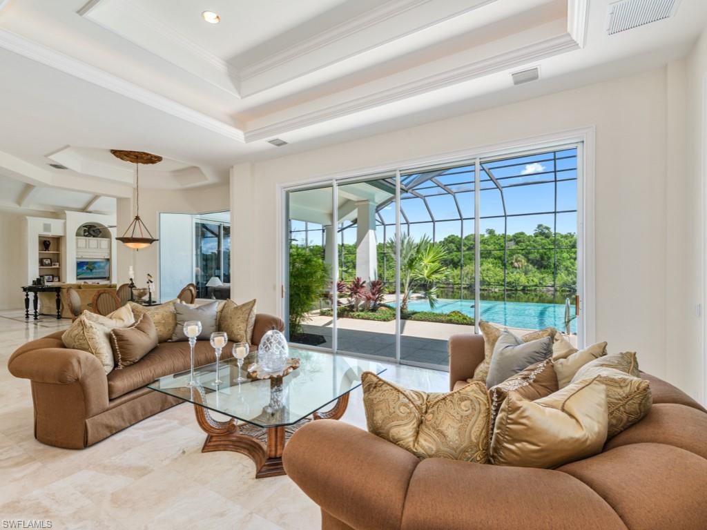 BAY WOODS - Residential
