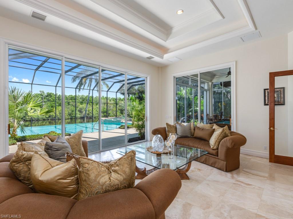 BAY WOODS - Residential