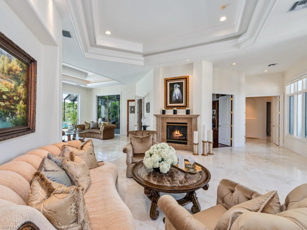 BAY WOODS - Residential
