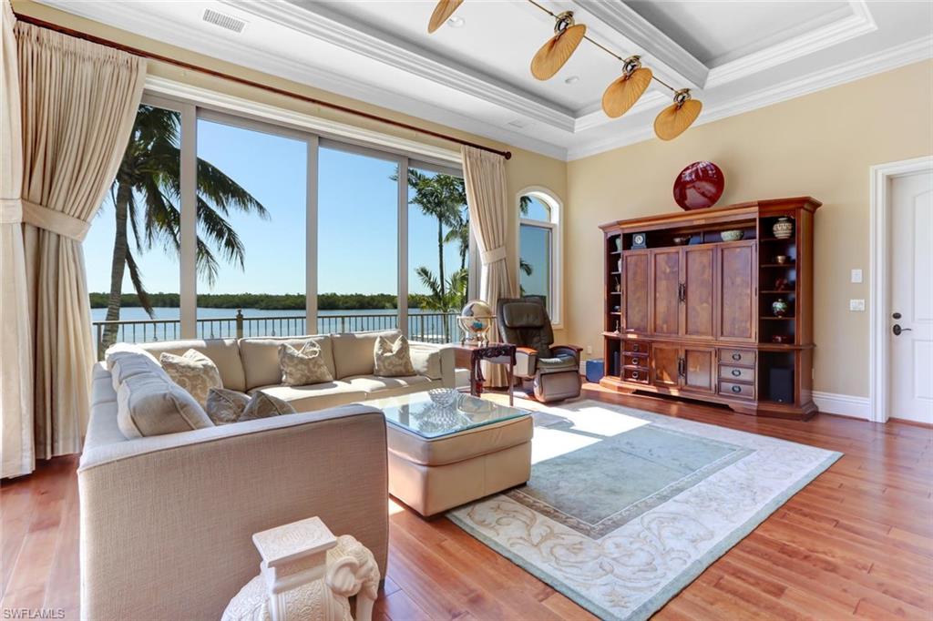 CAROLANDS - Residential