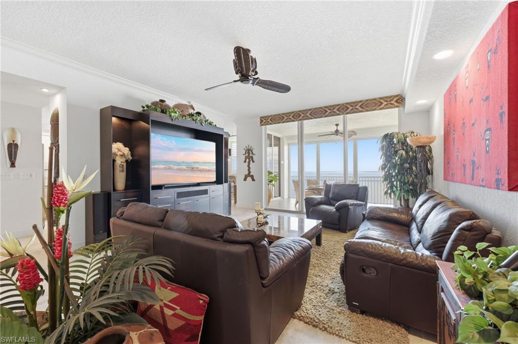THE SHORES - Residential