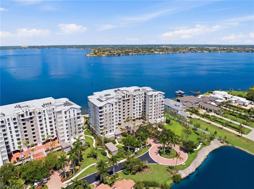 THE SHORES - Residential