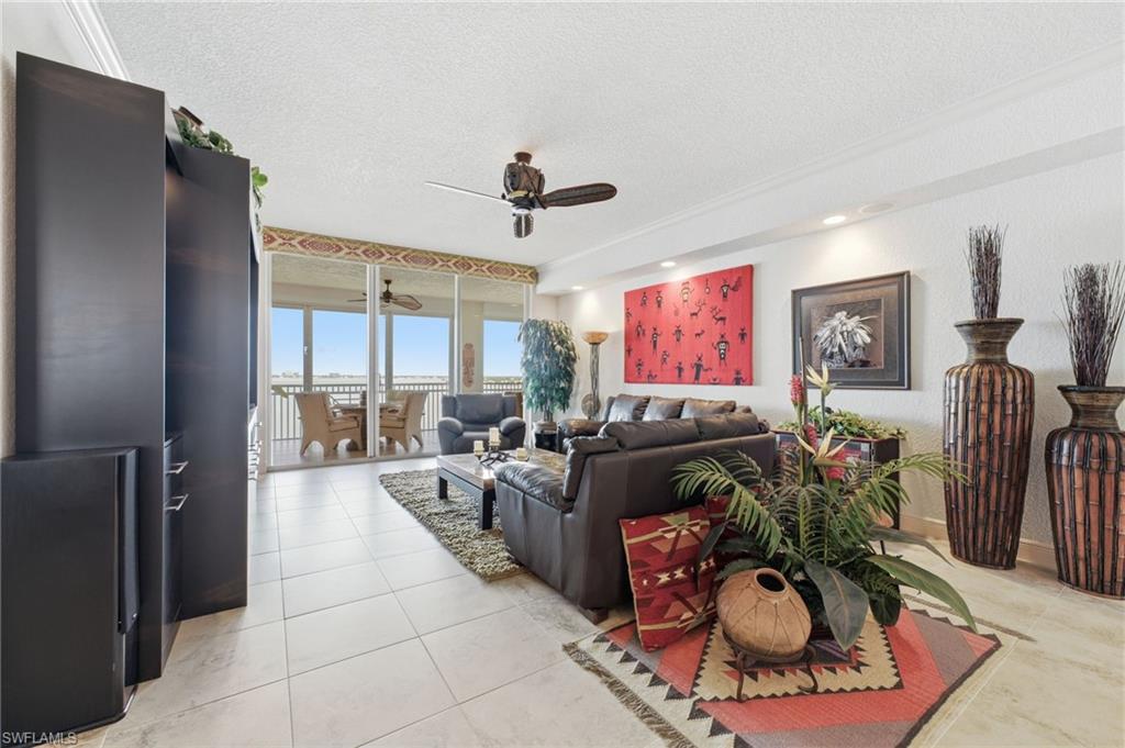 THE SHORES - Residential