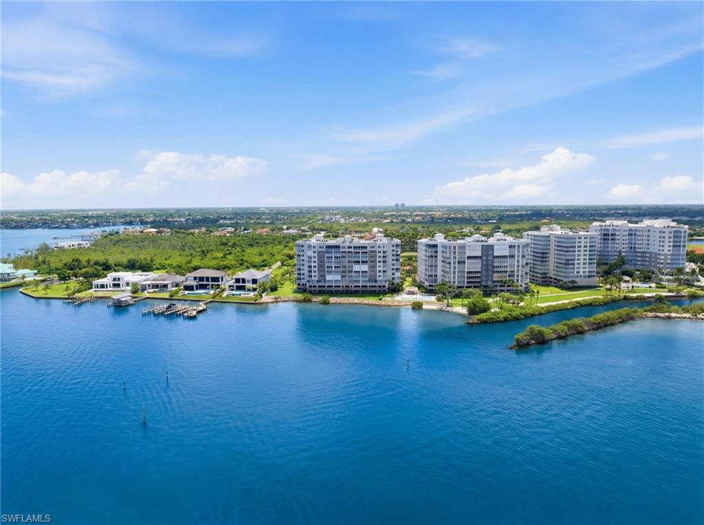 THE SHORES - Residential