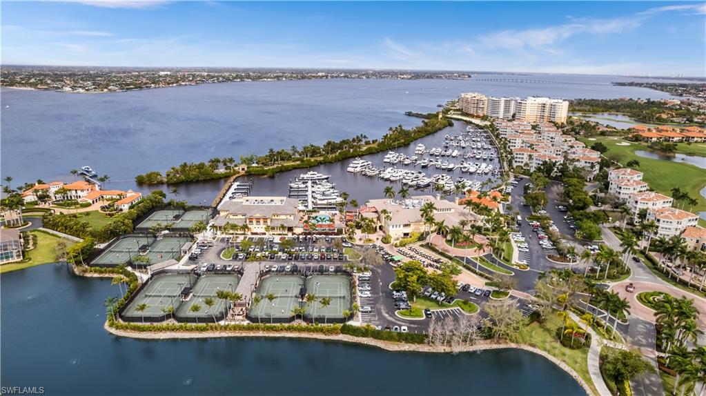 THE SHORES - Residential