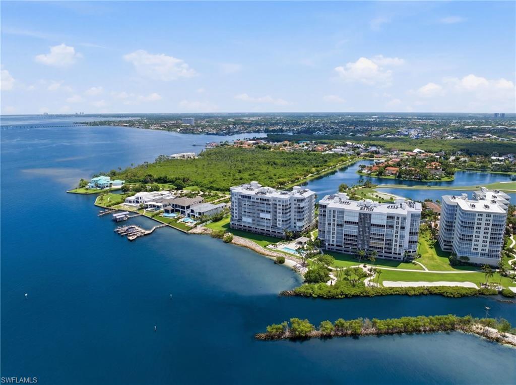 THE SHORES - Residential