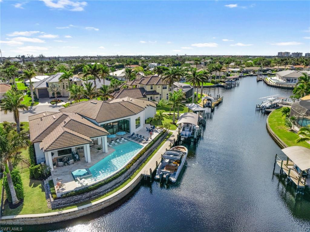 TOWN AND RIVER - Residential