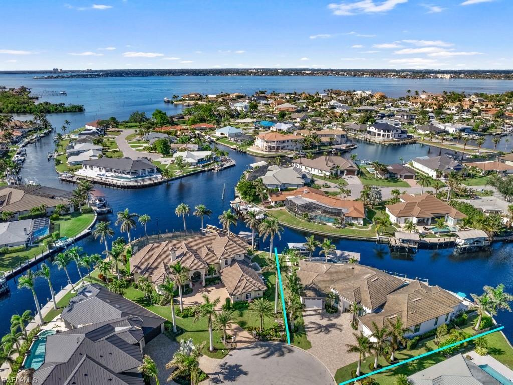TOWN AND RIVER - Residential