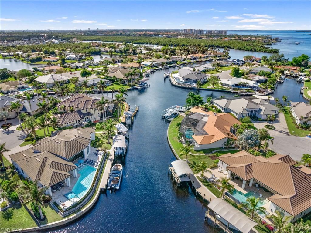 TOWN AND RIVER - Residential