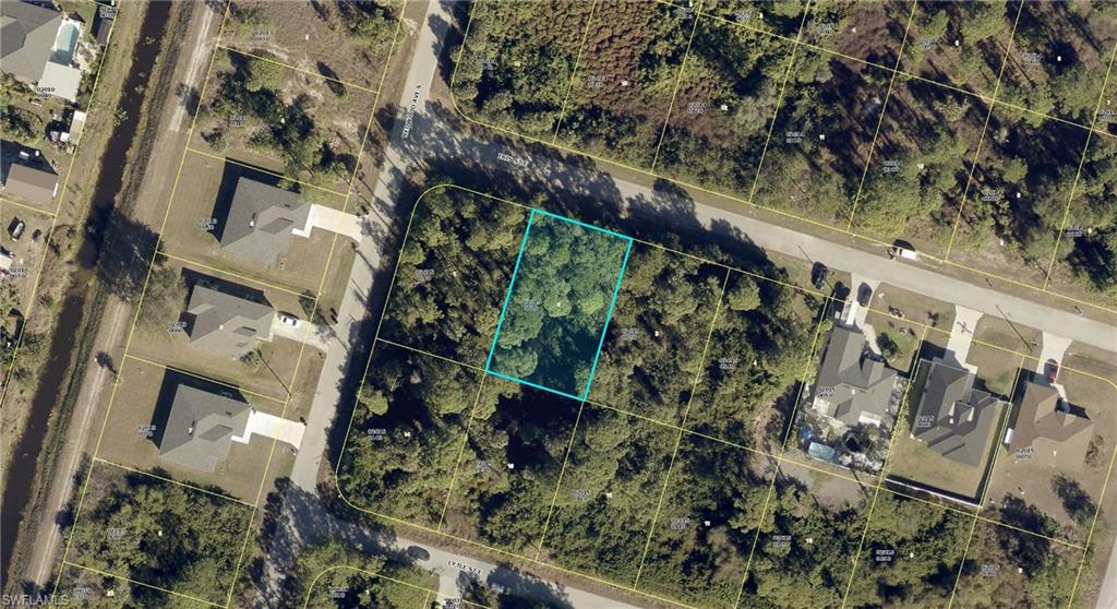 LEHIGH ACRES - Land